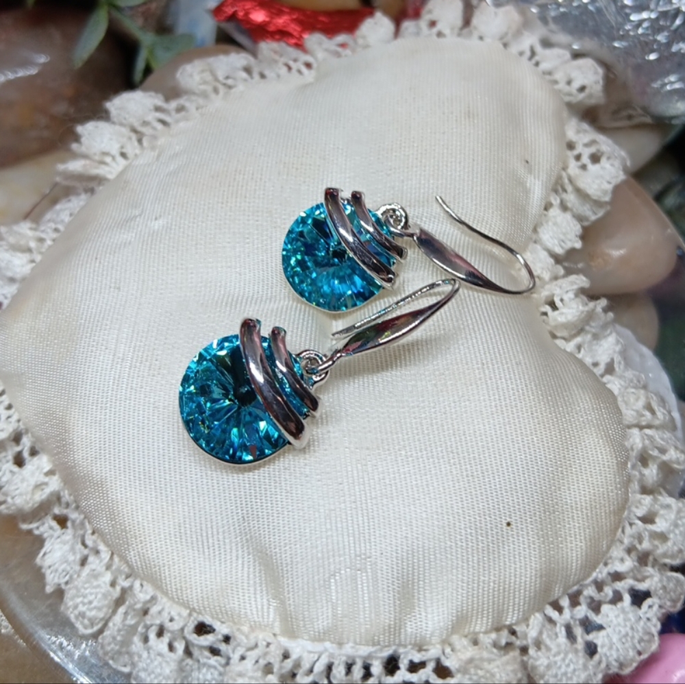 Beautiful CALLURA Blue Crystal Dangel Earrings New